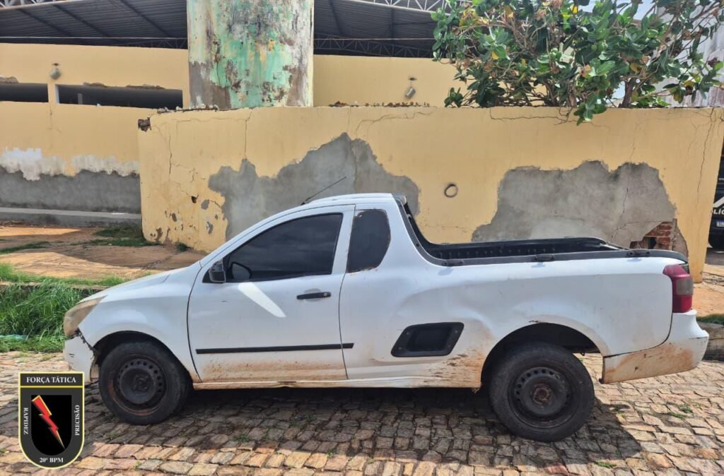 WhatsApp-Image-2026-02-04-at-17.09.02-2-1024x674 Força Tática apreende veículo clonado com restrição de roubo/furto em Paulistana